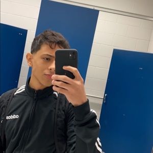 Meet your Posher, Tomas